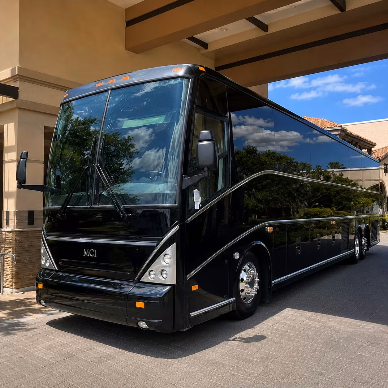 convention and conference shuttle bus rentals in richardson